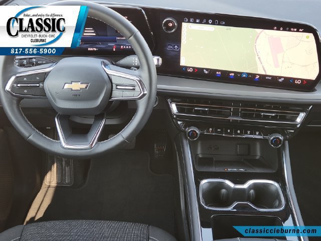 Used 2025 Chevrolet Traverse LT w/ Driver Confidence Package FWD image 3