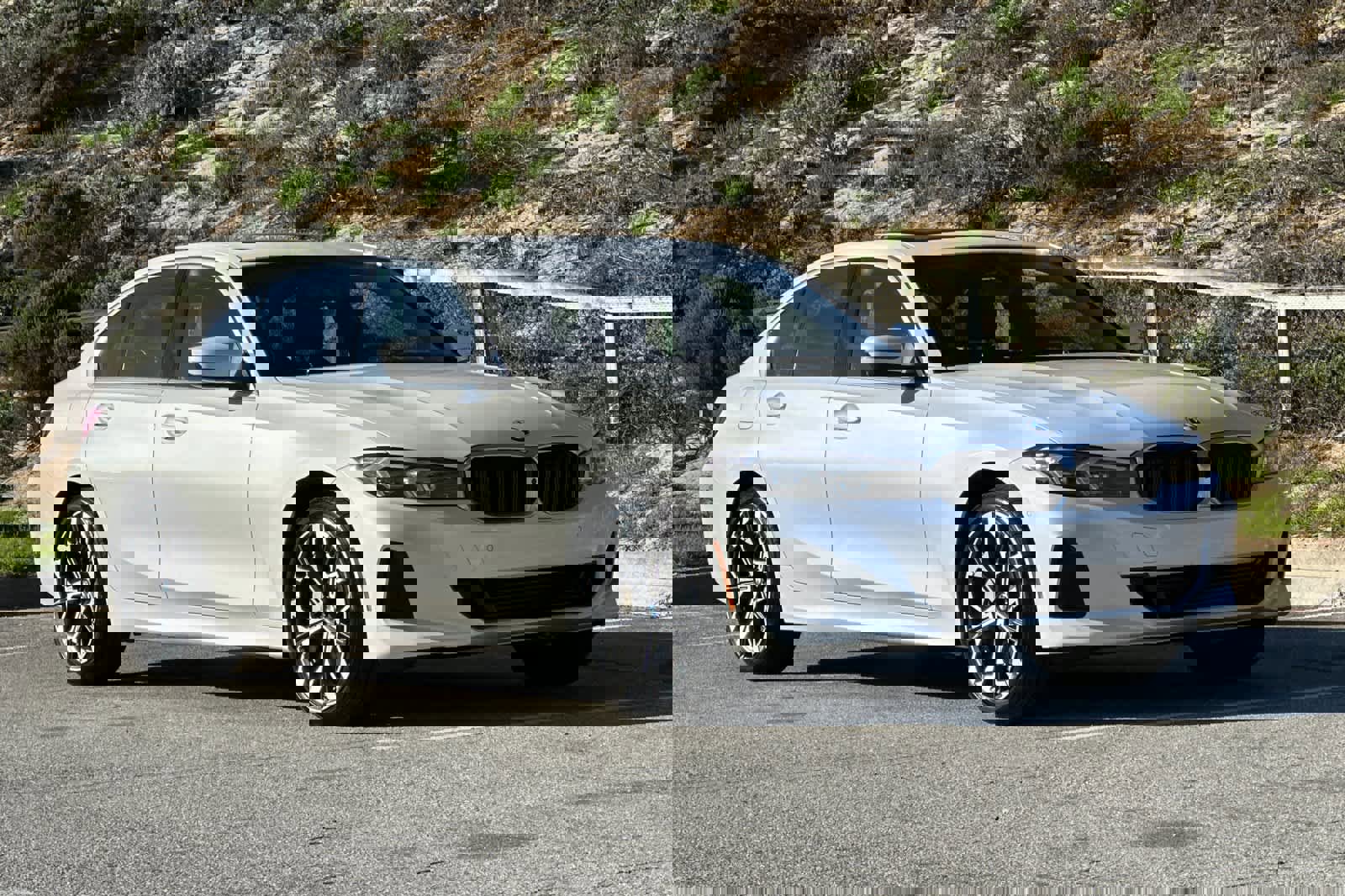 Used 2025 BMW 330i Sedan image 5