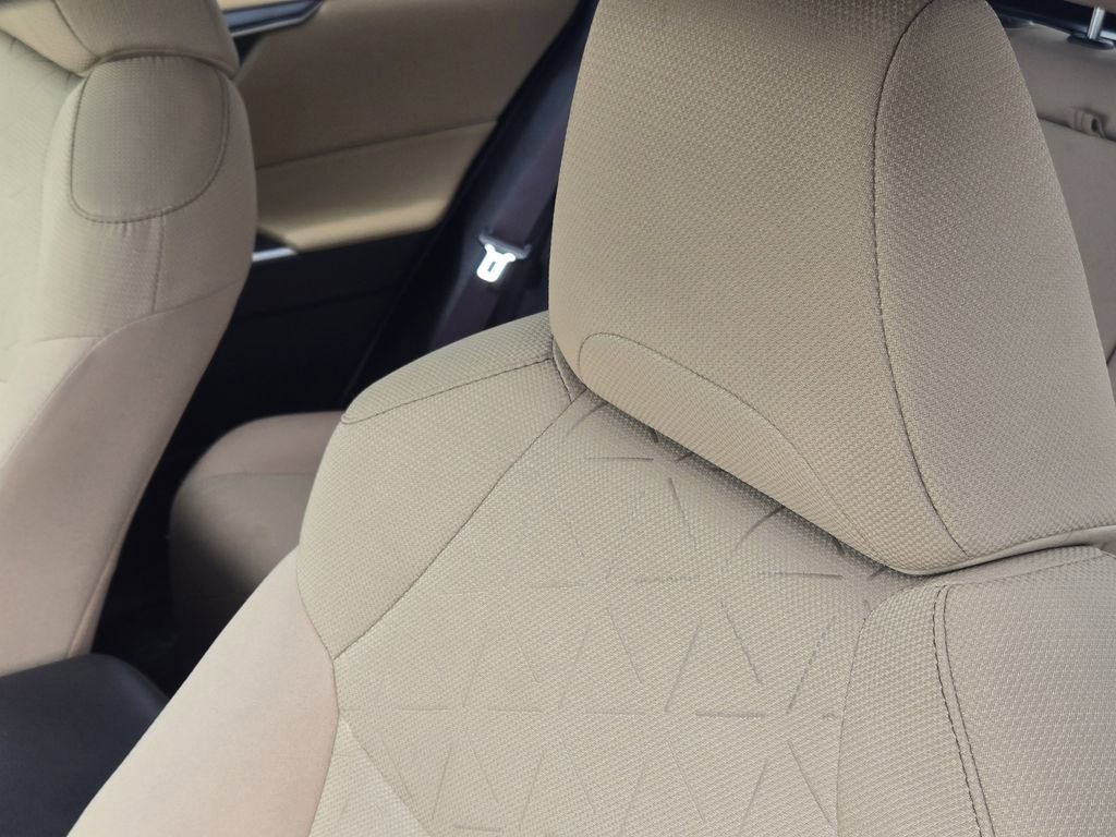 Used 2019 Toyota RAV4 XLE w/ Convenience Package FWD image 20