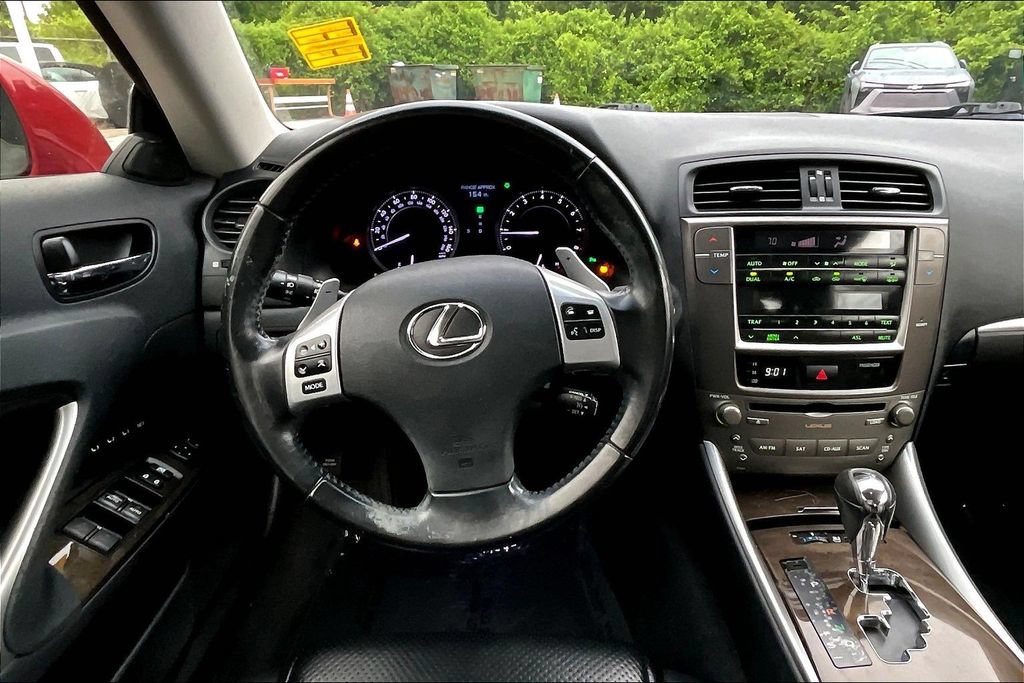 Used 2013 Lexus IS 250C w/ Luxury Pkg RWD image 6