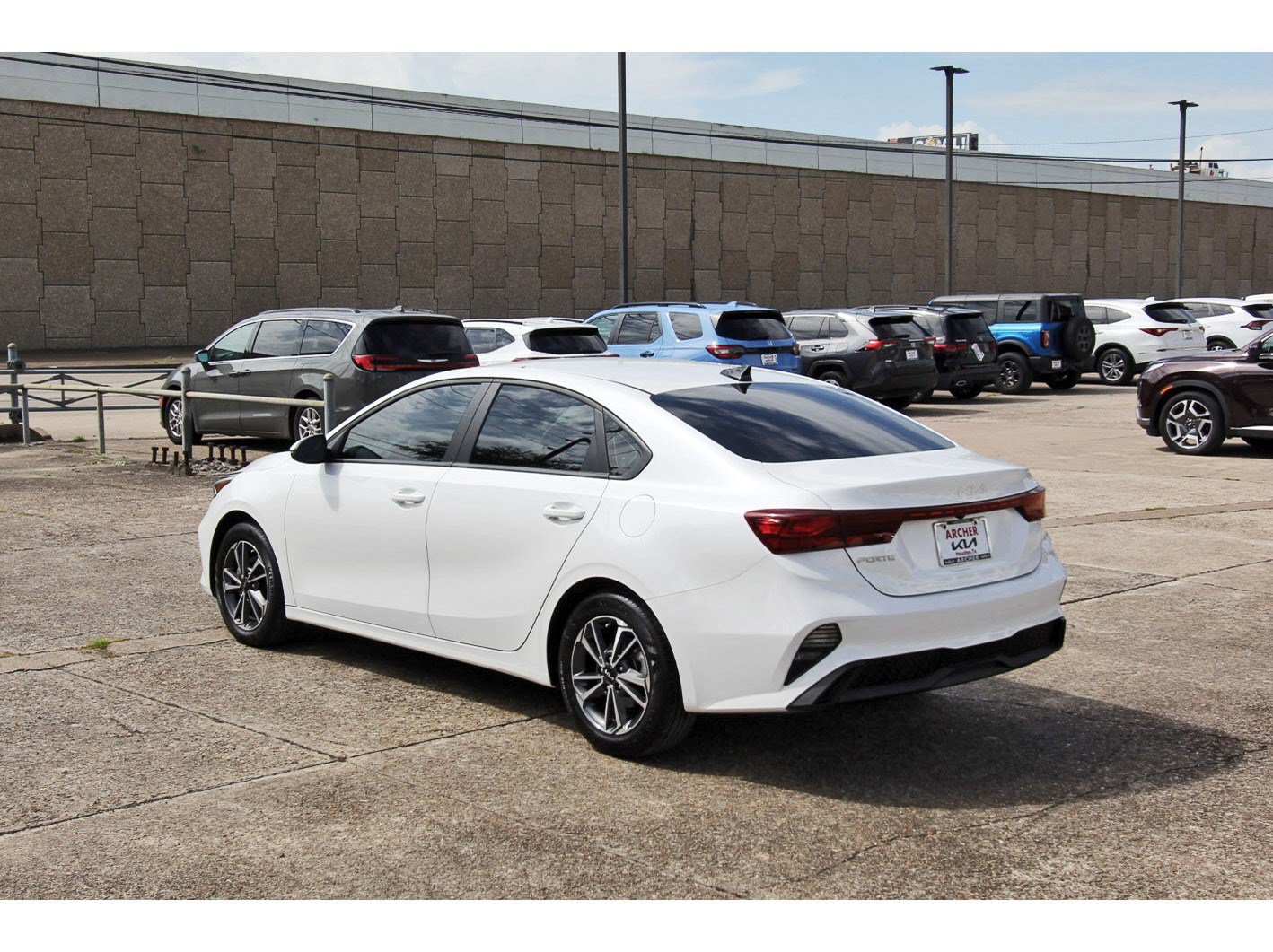Certified 2023 Kia Forte LXS w/ LXS Technology Package FWD image 5