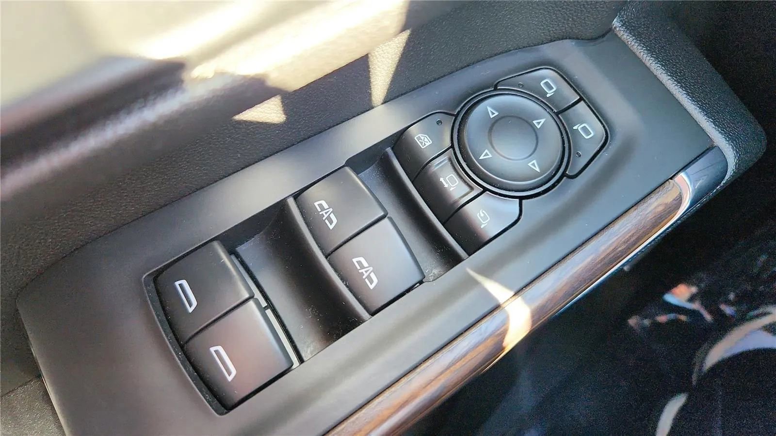 Used 2022 Chevrolet Silverado 3500 High Country w/ Safety Package II image 26