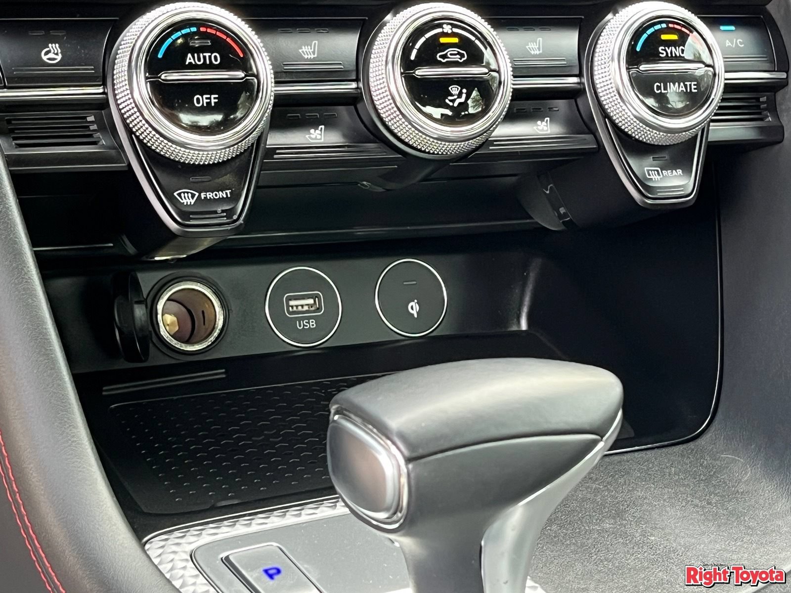 Used 2023 Genesis G70 3.3T w/ Sport Prestige Package RWD image 30