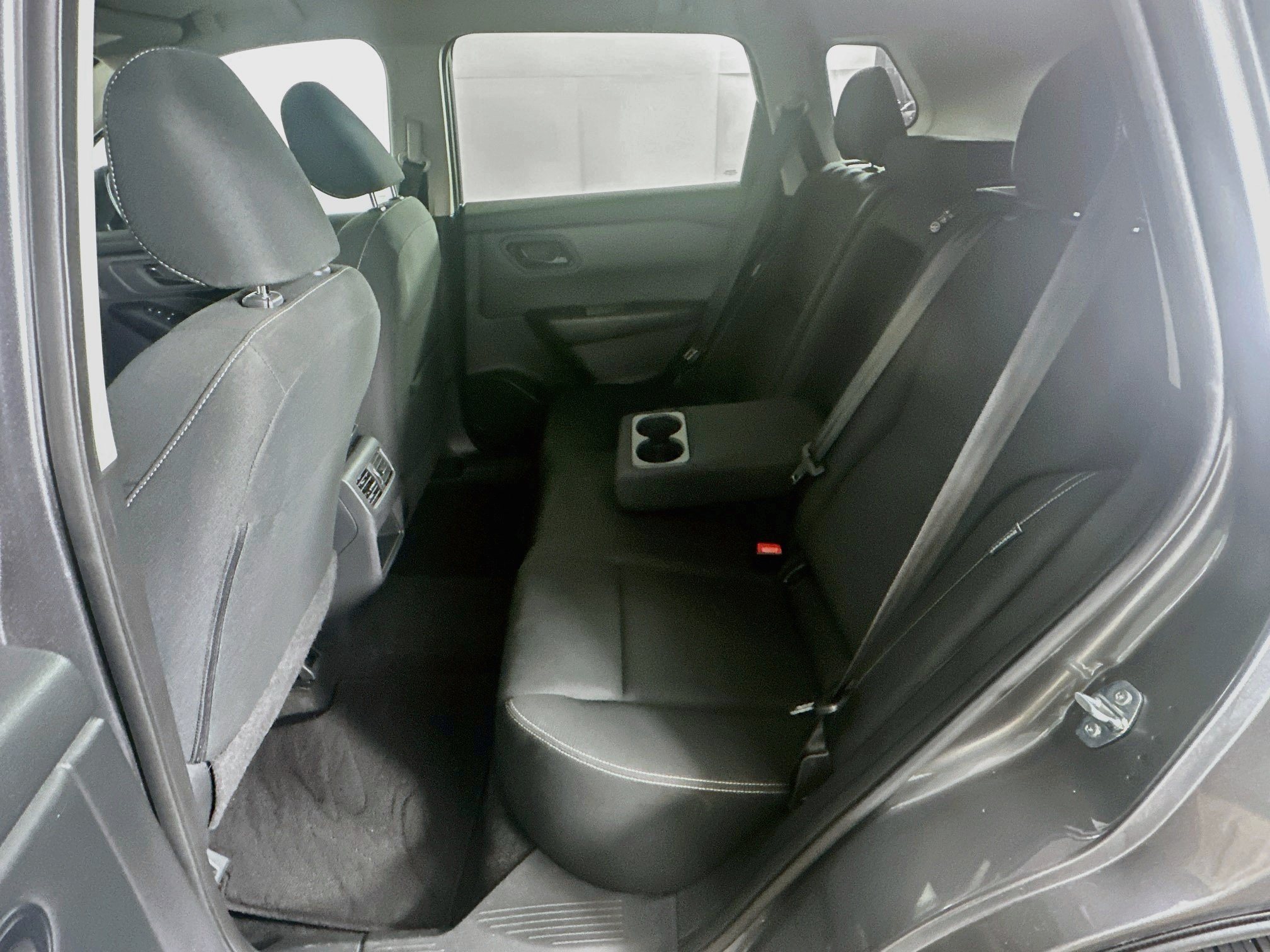 Used 2024 Nissan Rogue S FWD image 26