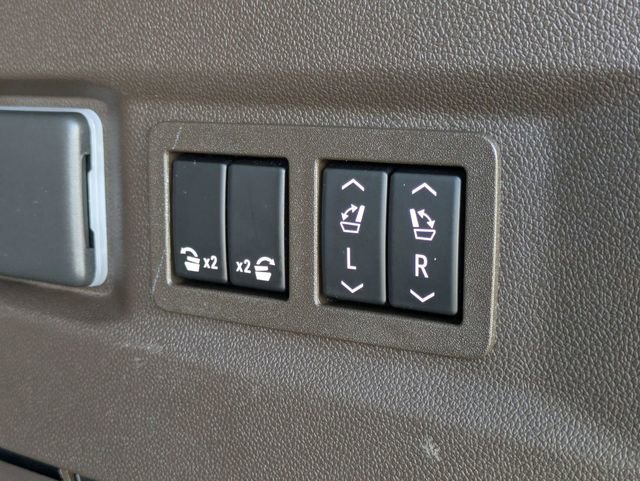 Used 2022 GMC Yukon Denali image 36