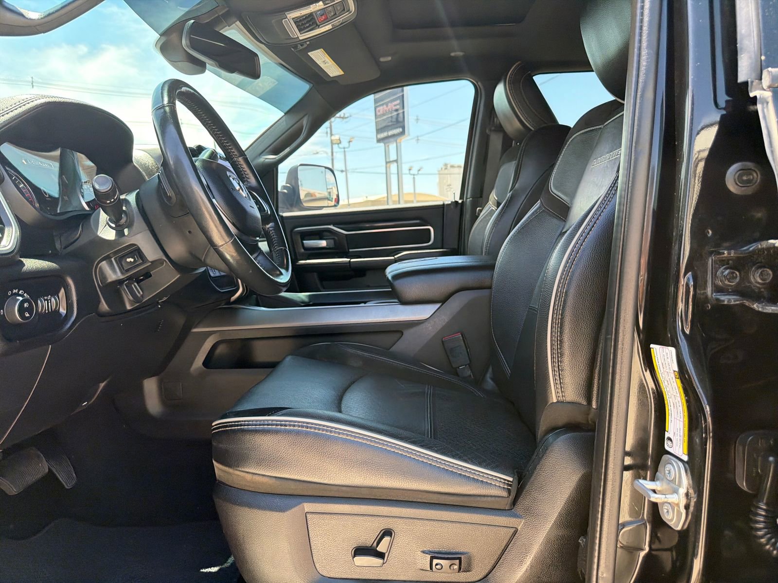 Used 2020 RAM 2500 Laramie w/ Night Edition AWD/4WD image 14