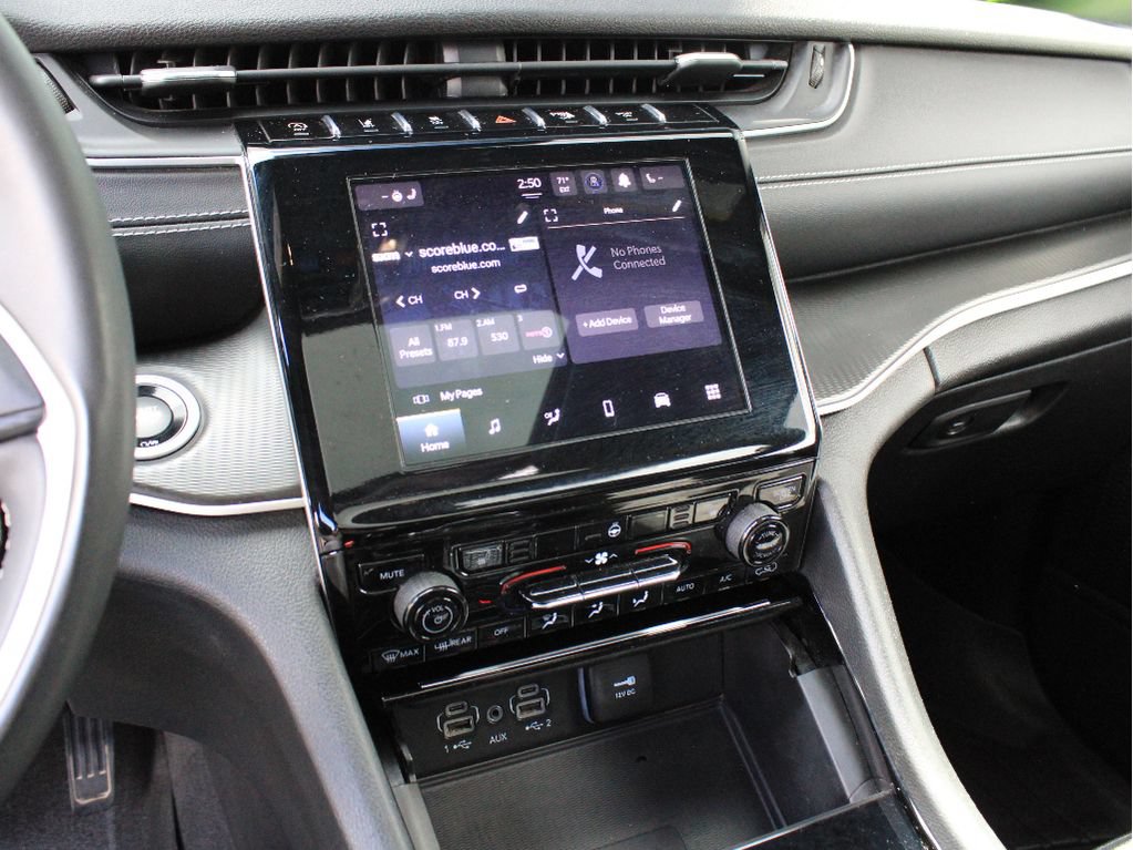 Certified 2023 Jeep Grand Cherokee L Laredo AWD/4WD image 21