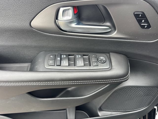 New 2027 Chrysler Pacifica Select w/ Family Tech Group FWD image 16