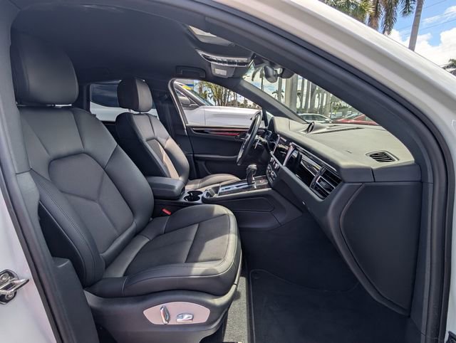 Used 2022 Porsche Macan S AWD/4WD image 16