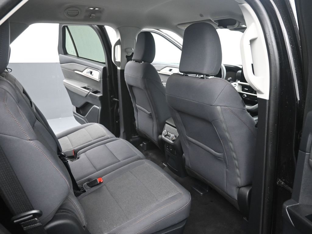 Used 2025 Ford Explorer Active image 12