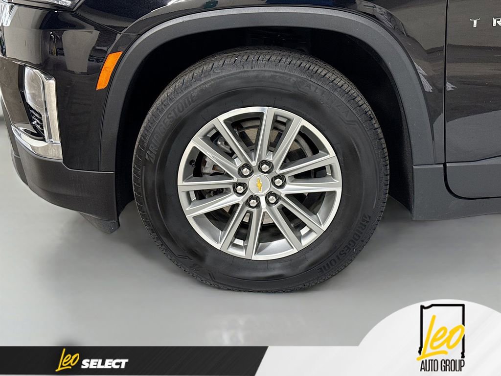 Used 2023 Chevrolet Traverse LT w/ LPO, Floor Liner Package image 32