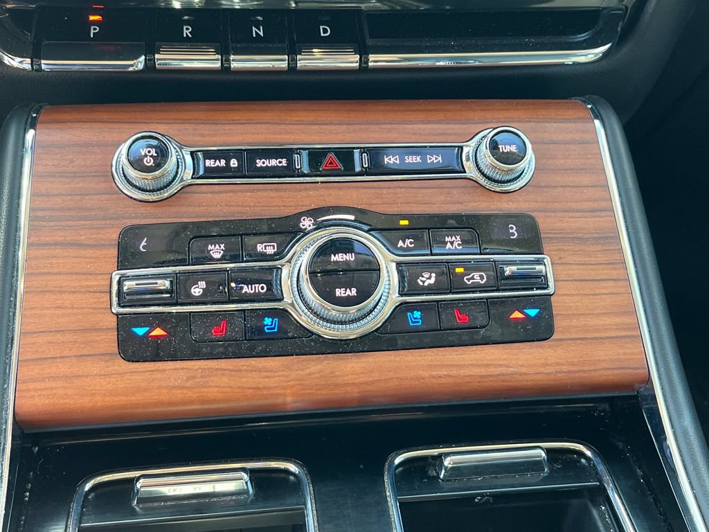 Used 2020 Lincoln Aviator Reserve w/ Equipment Group 201A RWD image 18