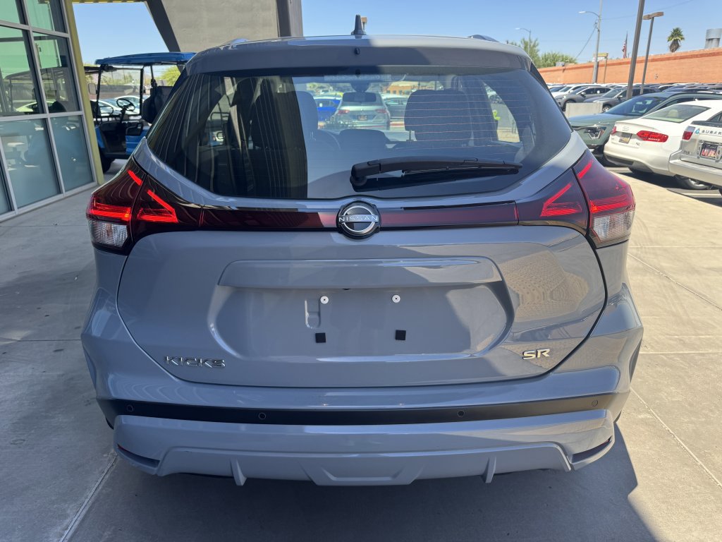 Used 2023 Nissan Kicks SR FWD image 13