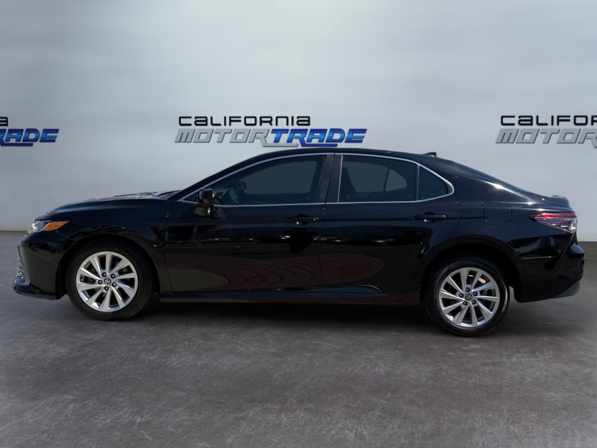 Used 2023 Toyota Camry LE FWD image 8