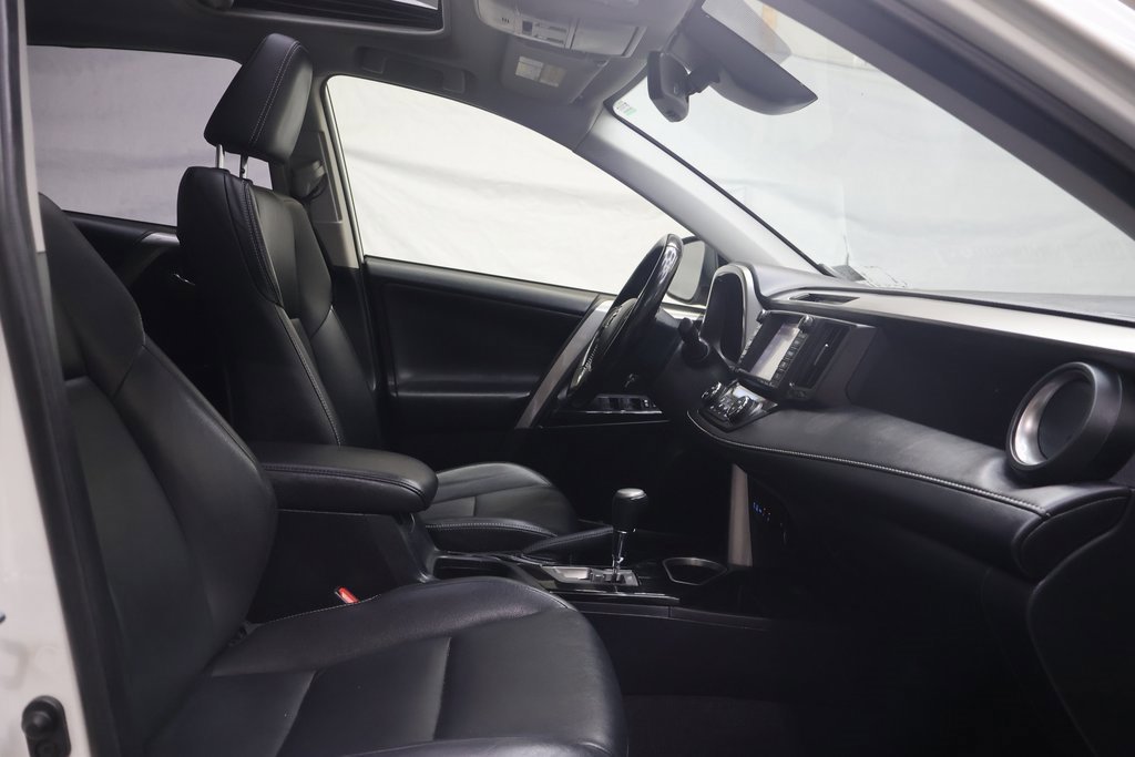 Used 2016 Toyota RAV4 Limited image 9