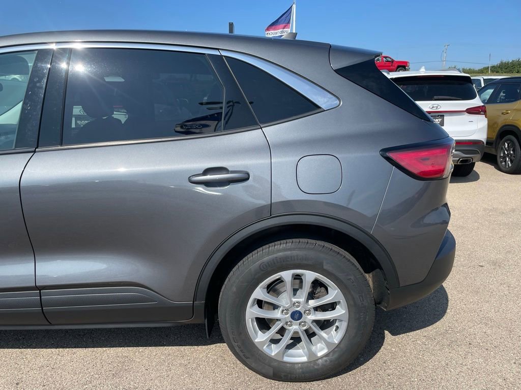 Used 2022 Ford Escape SE image 37
