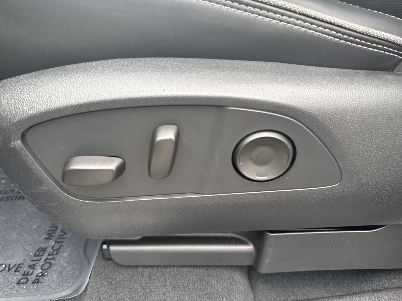 Used 2025 GMC Sierra EV Denali image 13