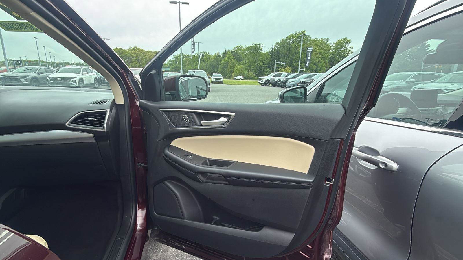 Used 2022 Ford Edge SEL w/ Convenience Package AWD/4WD image 5