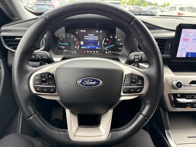 Used 2020 Ford Explorer XLT w/ Equipment Group 202A AWD/4WD image 13