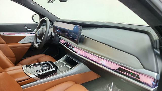 Used 2023 BMW i7 xDrive60 image 21