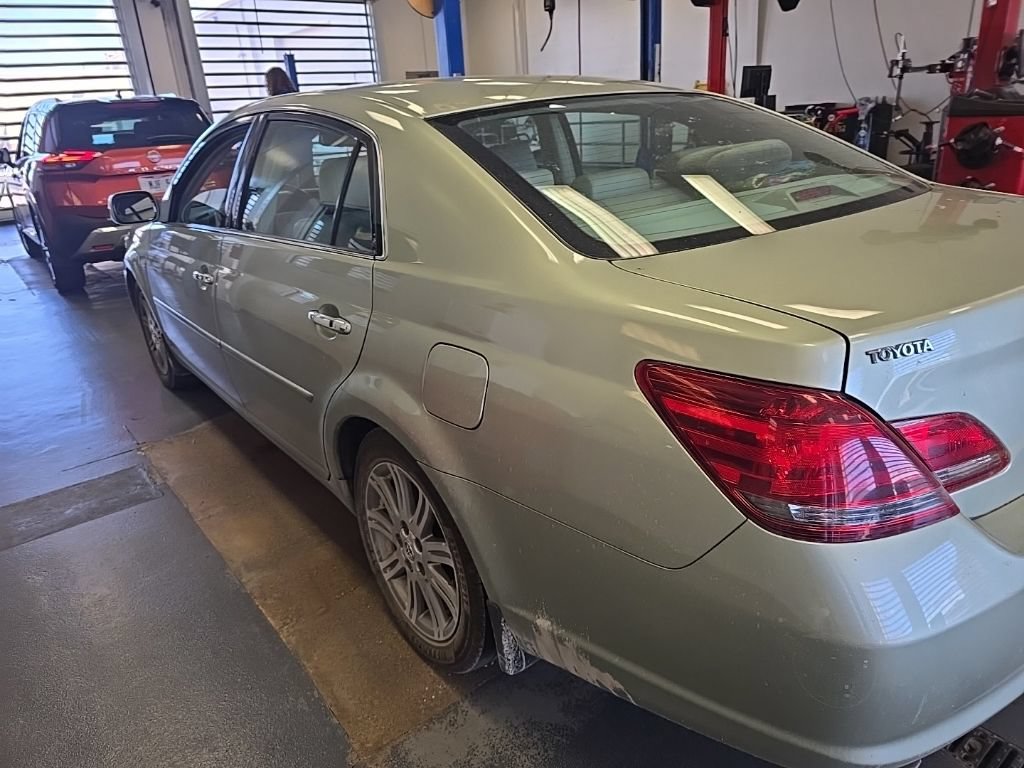 Used 2008 Toyota Avalon XLS FWD image 5