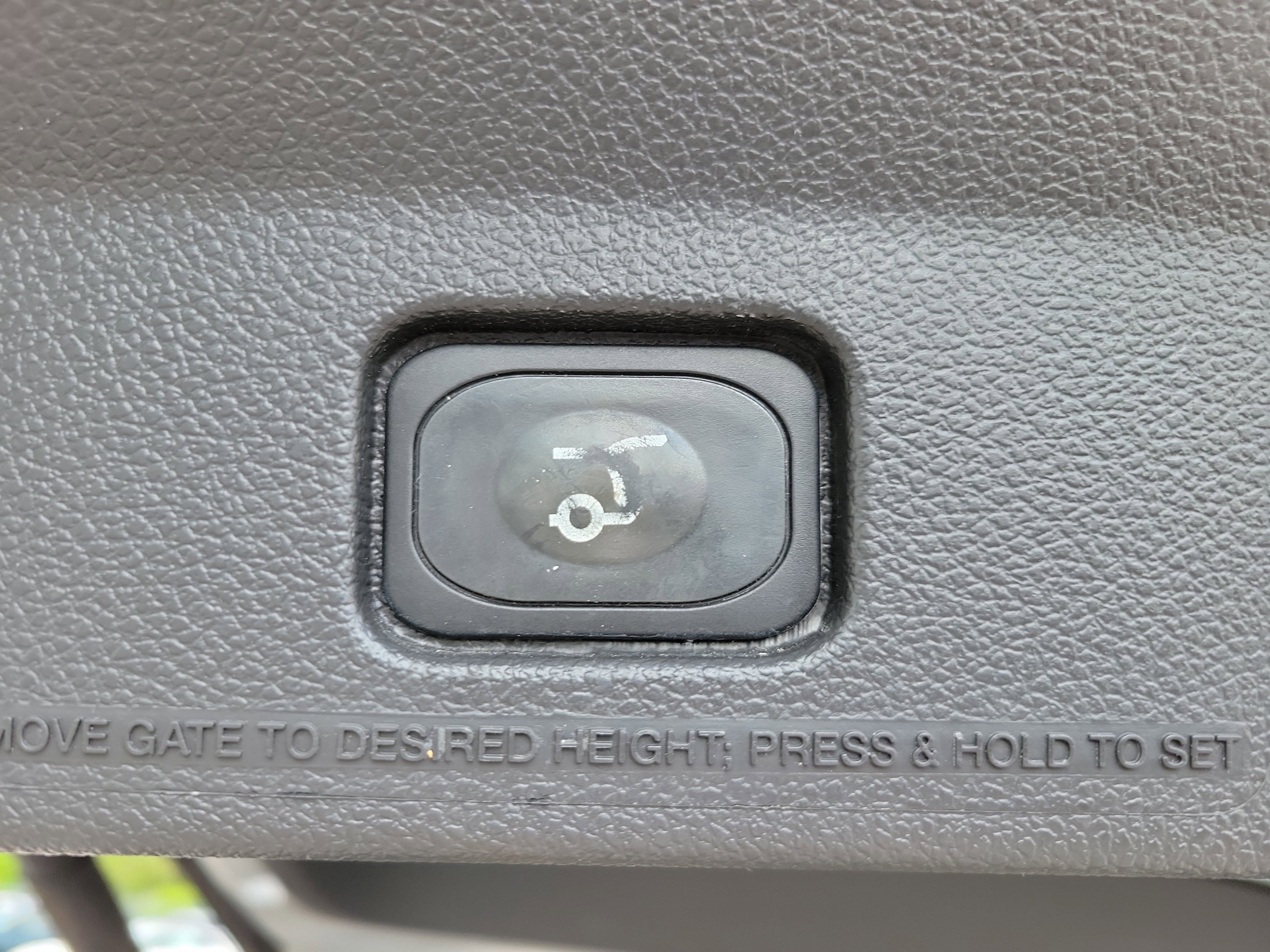 Used 2013 Ford Explorer XLT image 11