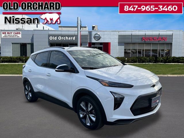 Used 2023 Chevrolet Bolt EUV LT w/ Convenience Package FWD image 3