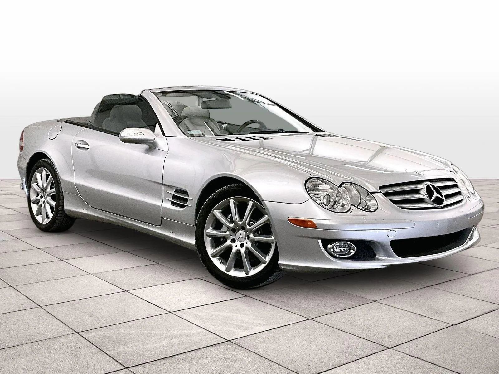 Used 2007 Mercedes-Benz SL 550 image 3