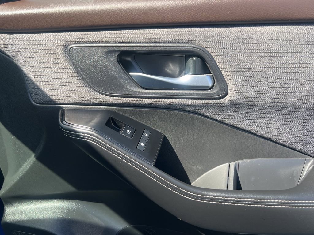 Used 2023 Nissan Rogue SV image 23