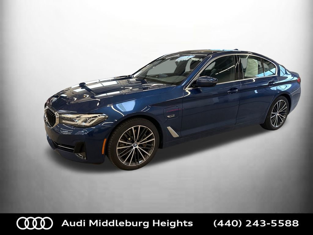 Used 2023 BMW 530e xDrive w/ Luxury Seating Package image 2
