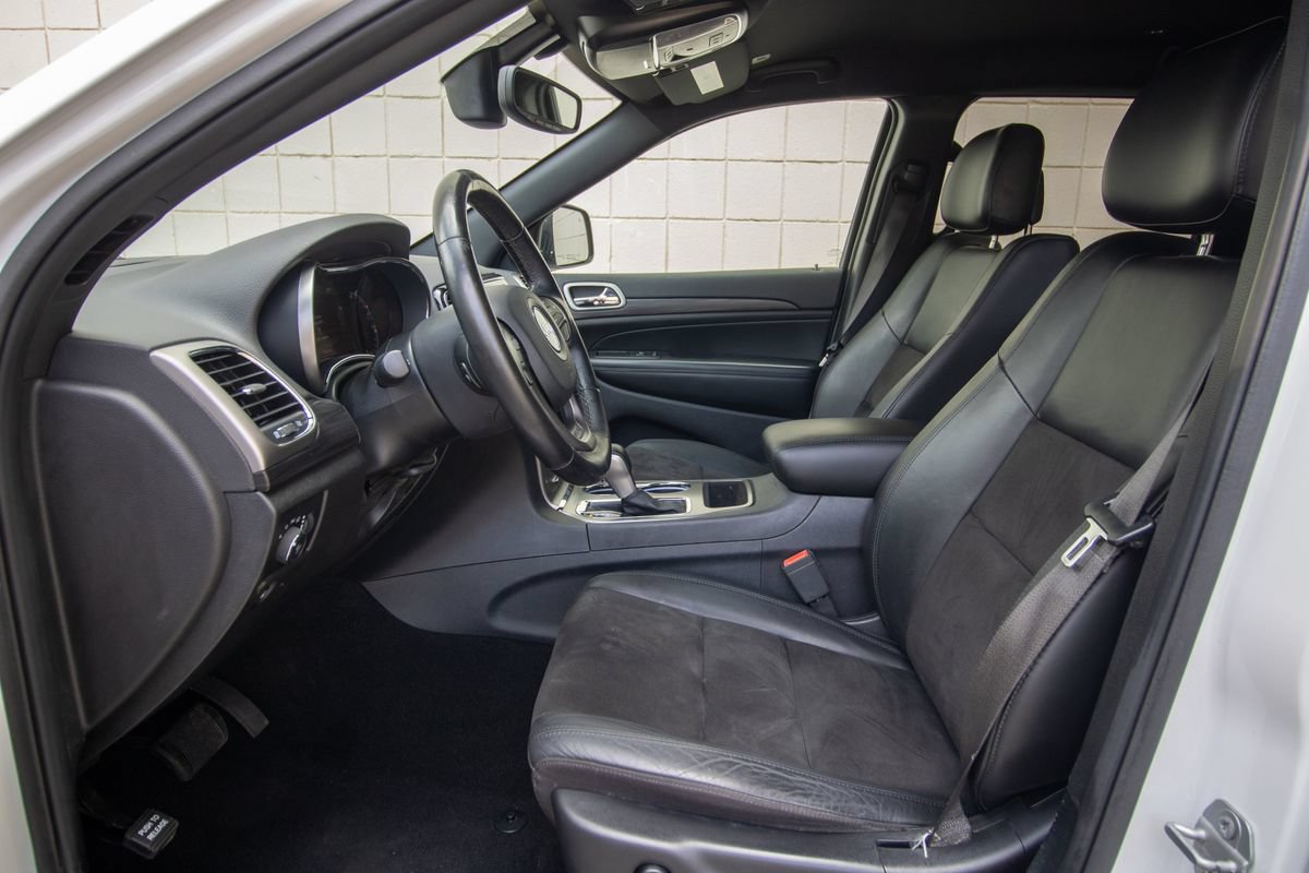 Used 2020 Jeep Grand Cherokee Altitude RWD image 13
