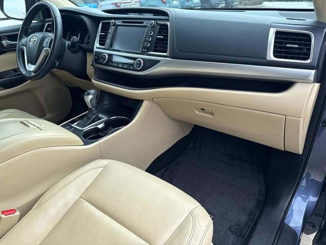 Used 2015 Toyota Highlander XLE image 18