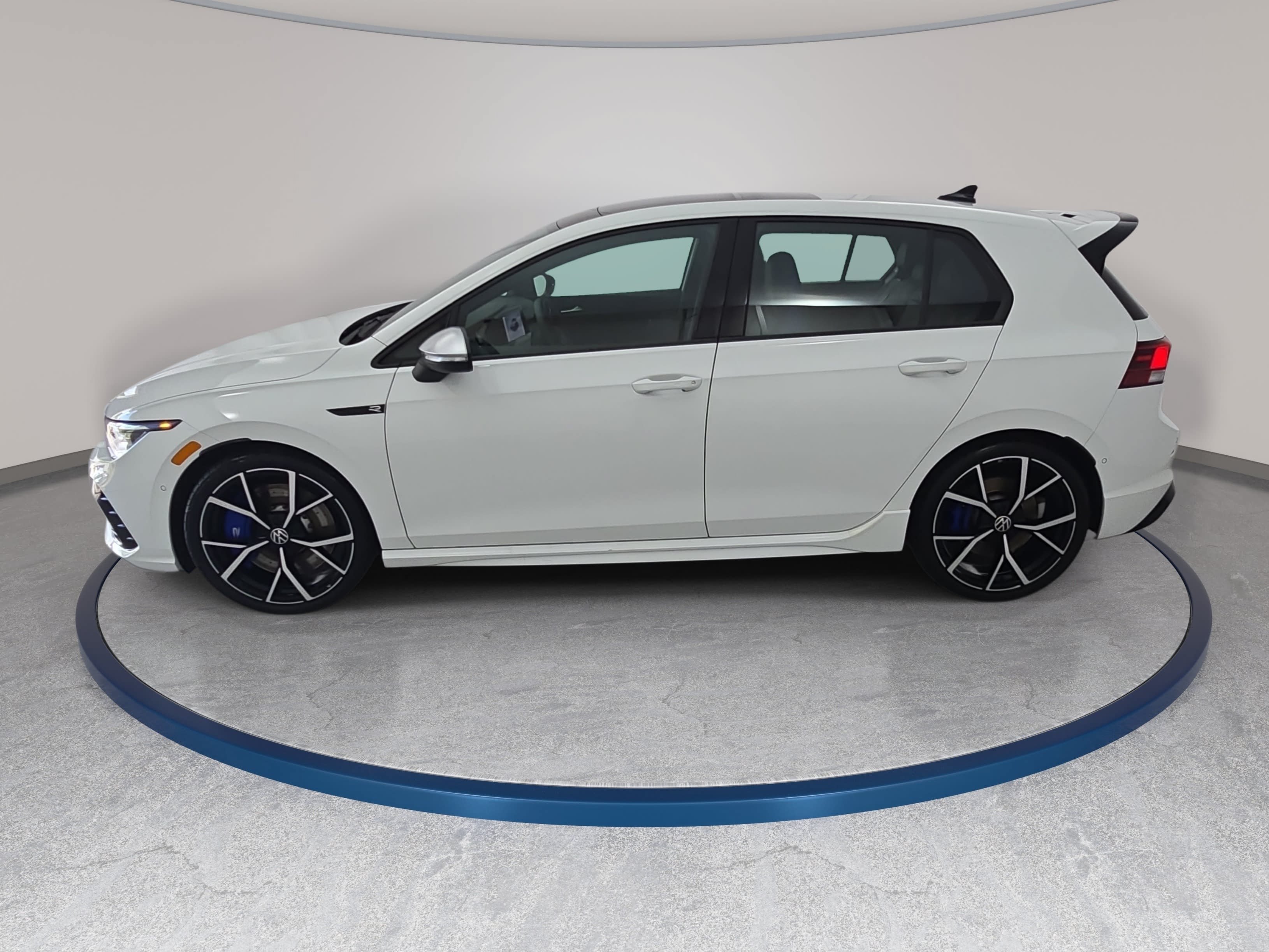 Used 2024 Volkswagen Golf R AWD/4WD image 8