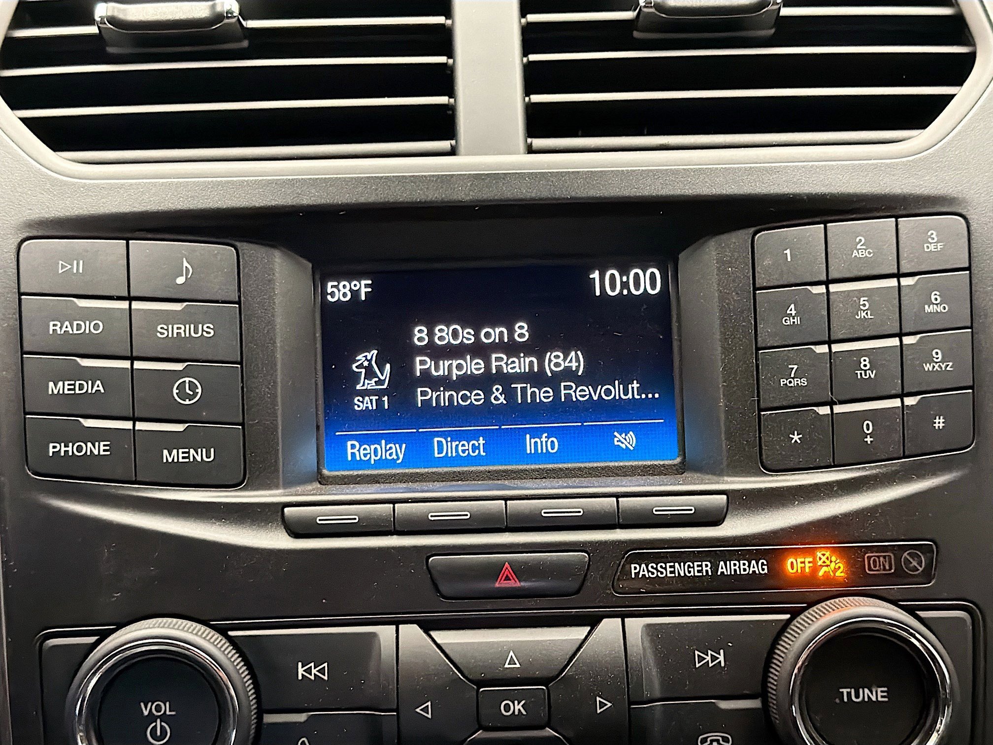 Used 2018 Ford Explorer XLT image 9