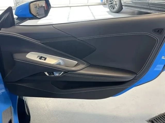 Used 2025 Chevrolet Corvette Z06 RWD image 16