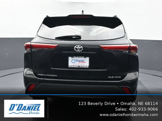 Used 2023 Toyota Highlander XLE AWD/4WD image 5