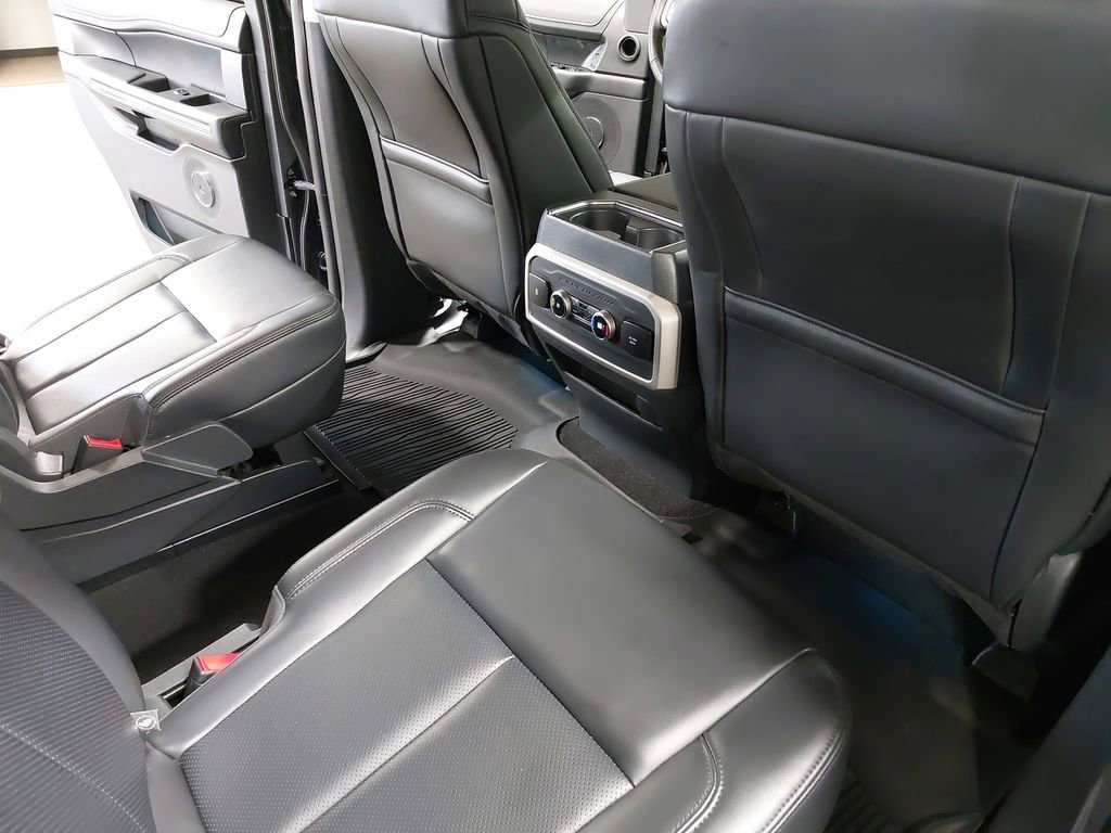Used 2024 Ford Expedition XLT AWD/4WD image 11