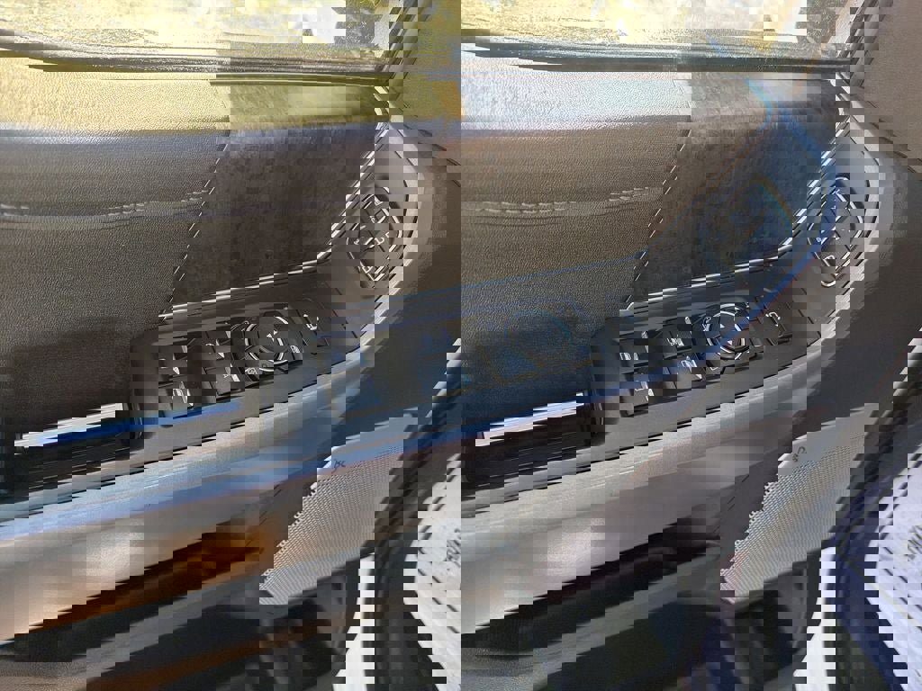 Used 2024 Ford F250 Lariat image 16