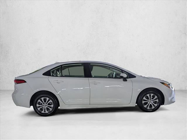 Used 2022 Toyota Corolla LE w/ Carpet Mat Package (TMS) FWD image 4
