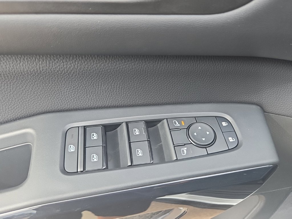 New 2026 Nissan Pathfinder SV FWD image 25
