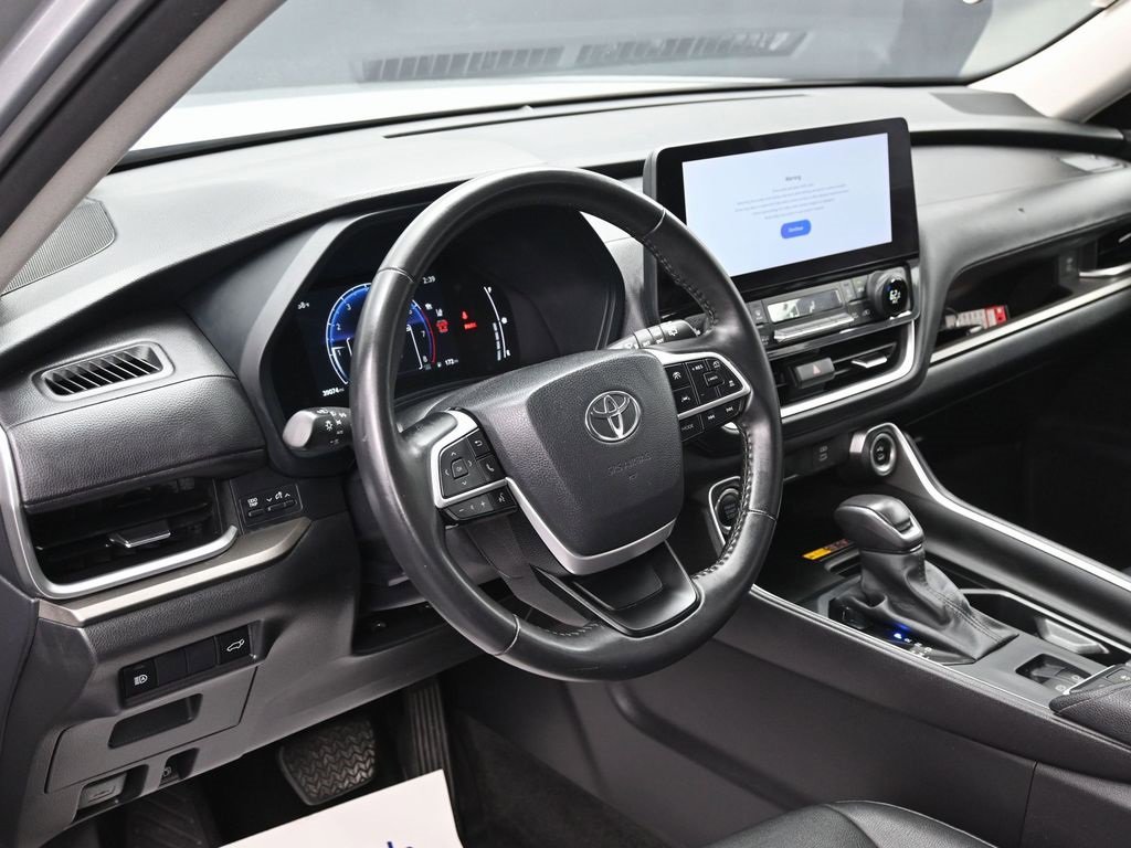 Used 2024 Toyota Grand Highlander XLE image 16