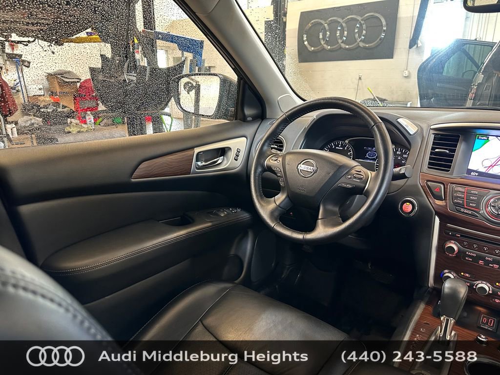 Used 2019 Nissan Pathfinder Platinum w/ Cargo Package AWD/4WD image 40