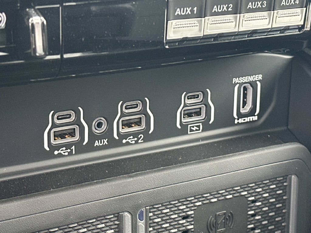 New 2026 RAM 3500 Limited AWD/4WD image 24