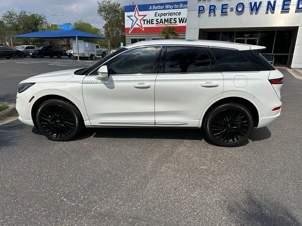 Used 2022 Lincoln Corsair Reserve w/ Luxury Package FWD image 3