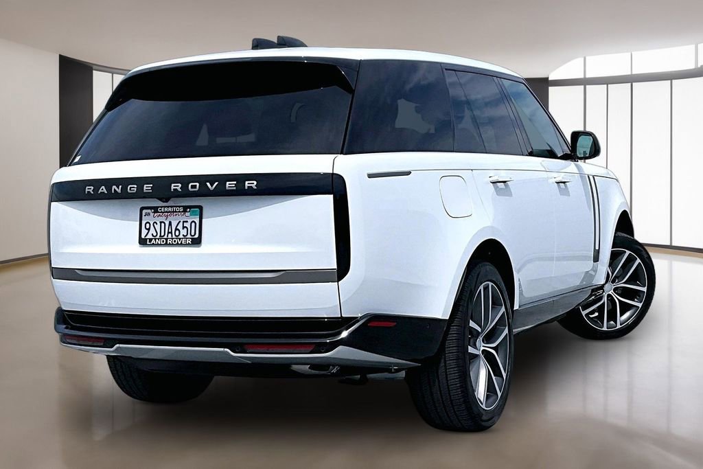 Used 2025 Land Rover Range Rover SE image 6