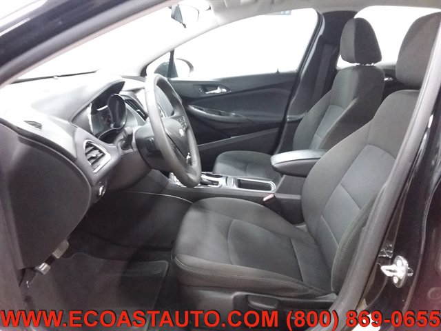 Used 2018 Chevrolet Cruze LT FWD image 9
