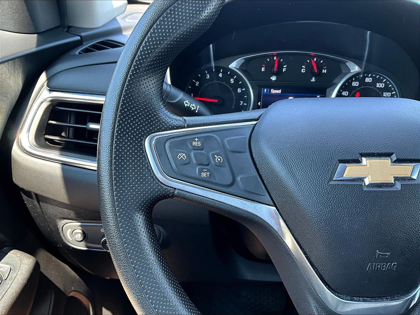 Used 2019 Chevrolet Equinox LT FWD image 11