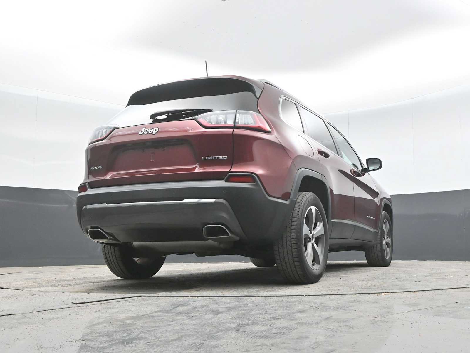 Used 2019 Jeep Cherokee Limited AWD/4WD image 33