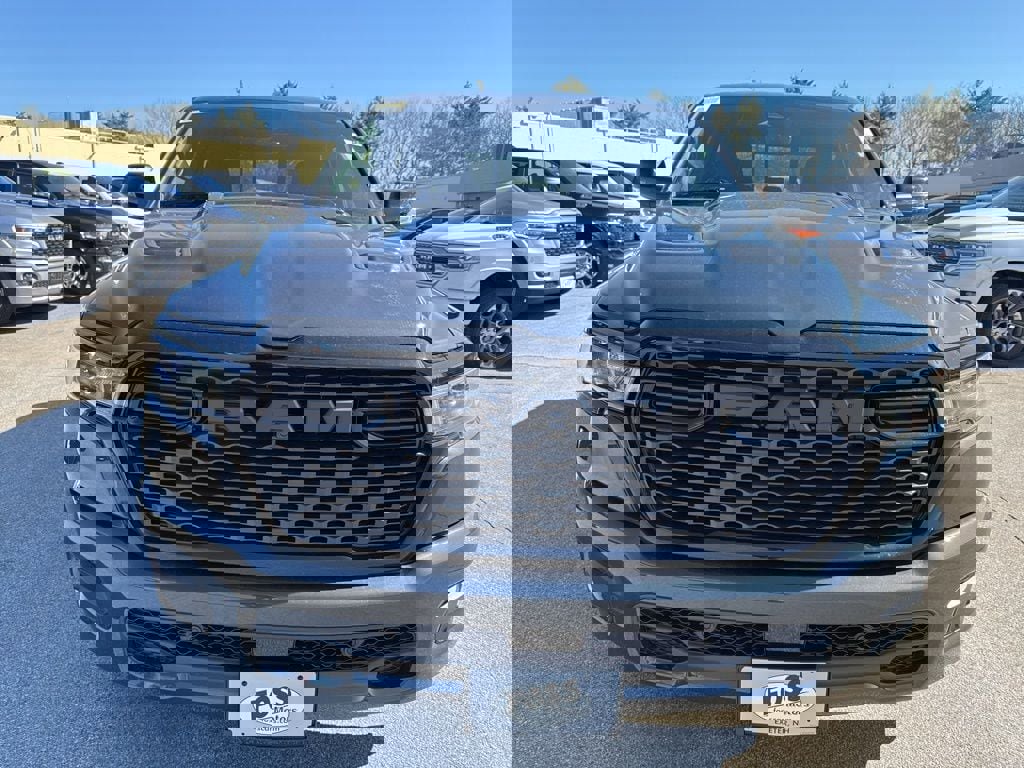 New 2026 RAM 1500 4x4 Crew Cab image 8