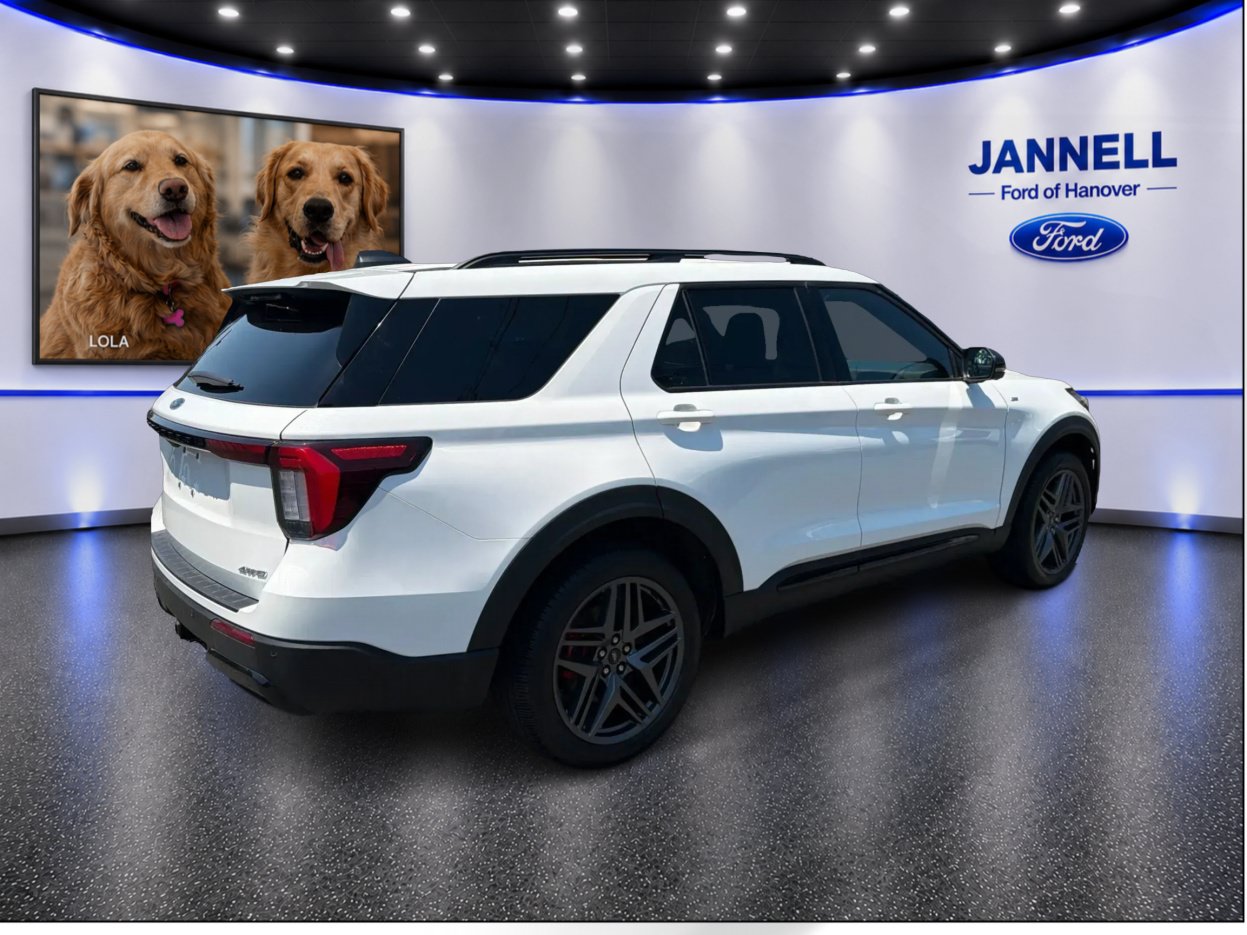 Used 2025 Ford Explorer ST-Line w/ ST-Line Street Pack AWD/4WD image 6